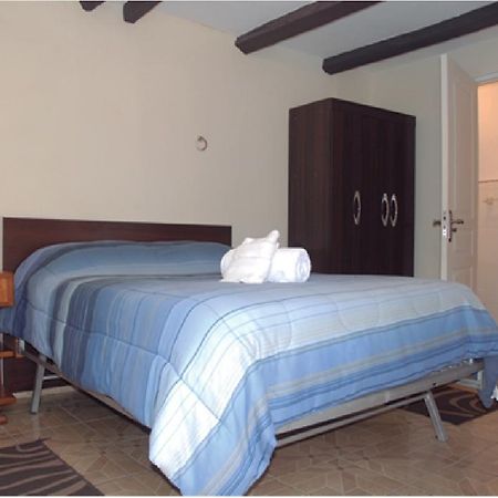 סוקרה Casa Solariega Hostal B&B מראה חיצוני תמונה