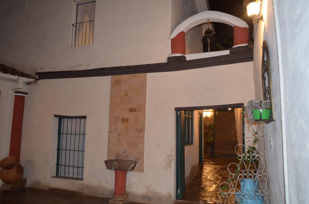 סוקרה Casa Solariega Hostal B&B מראה חיצוני תמונה