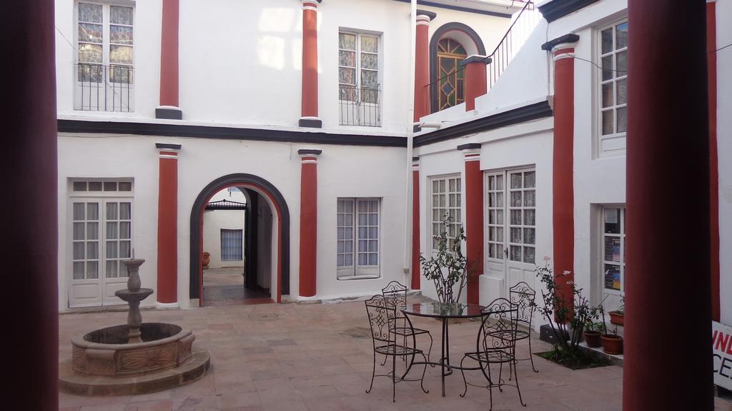 סוקרה Casa Solariega Hostal B&B מראה חיצוני תמונה