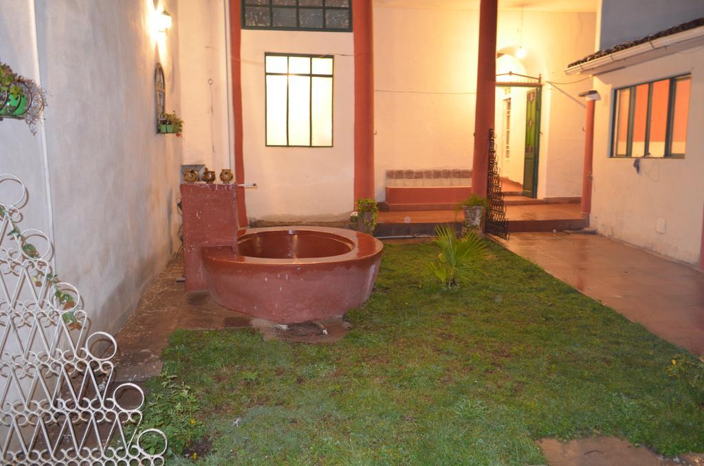 סוקרה Casa Solariega Hostal B&B מראה חיצוני תמונה